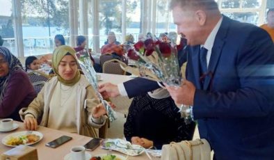 Adana VHO 8 Mart Dünya Emekçi Kadınlar gününü kutladı