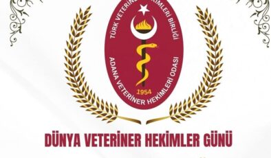 Çelenk Sunma Töreni