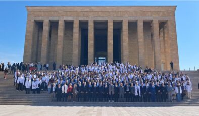 Dünya Veteriner Hekimler Günü Kapsamında Anıtkabir Ziyareti