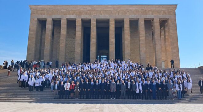 Dünya Veteriner Hekimler Günü Kapsamında Anıtkabir Ziyareti