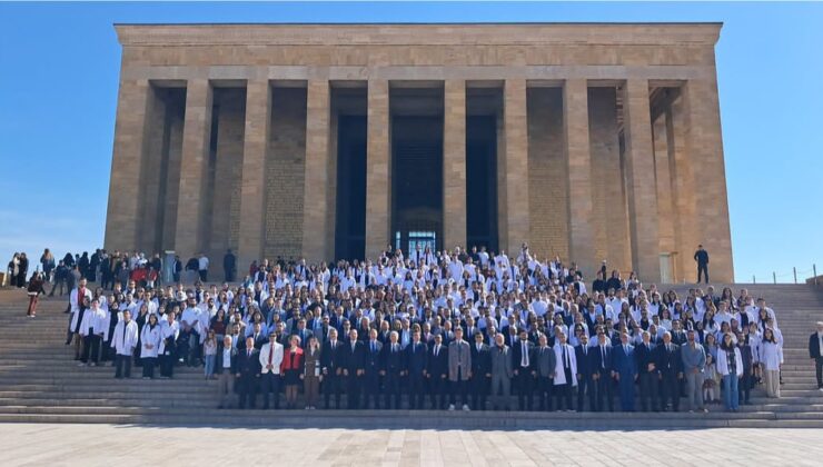 Dünya Veteriner Hekimler Günü Kapsamında Anıtkabir Ziyareti