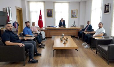 Yüreğir Kaymakamı Sayın Mehmet Aksu’yu makamında ziyaret ettik.